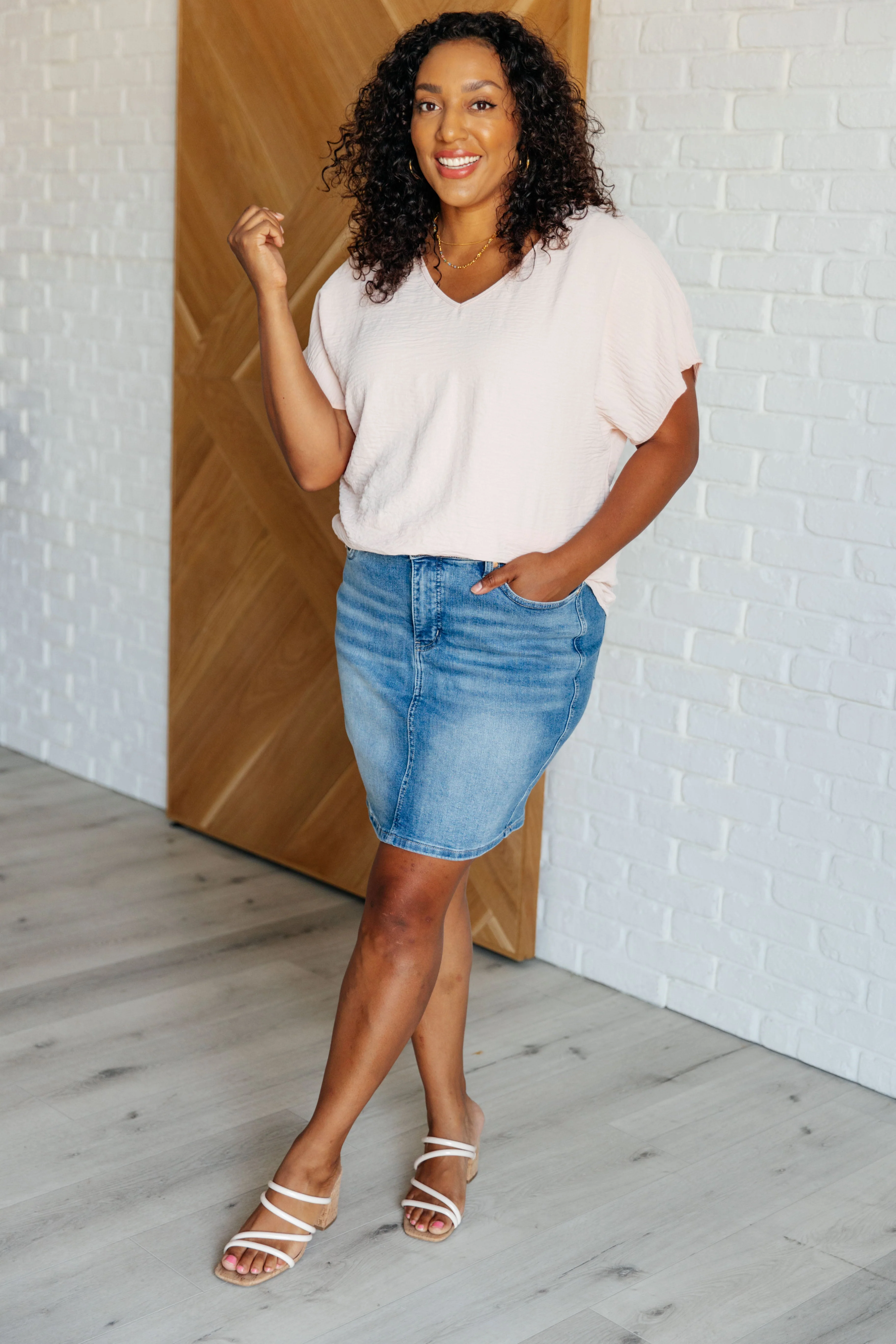 Frequently Asked Questions V-Neck Top in Blush - Image 4