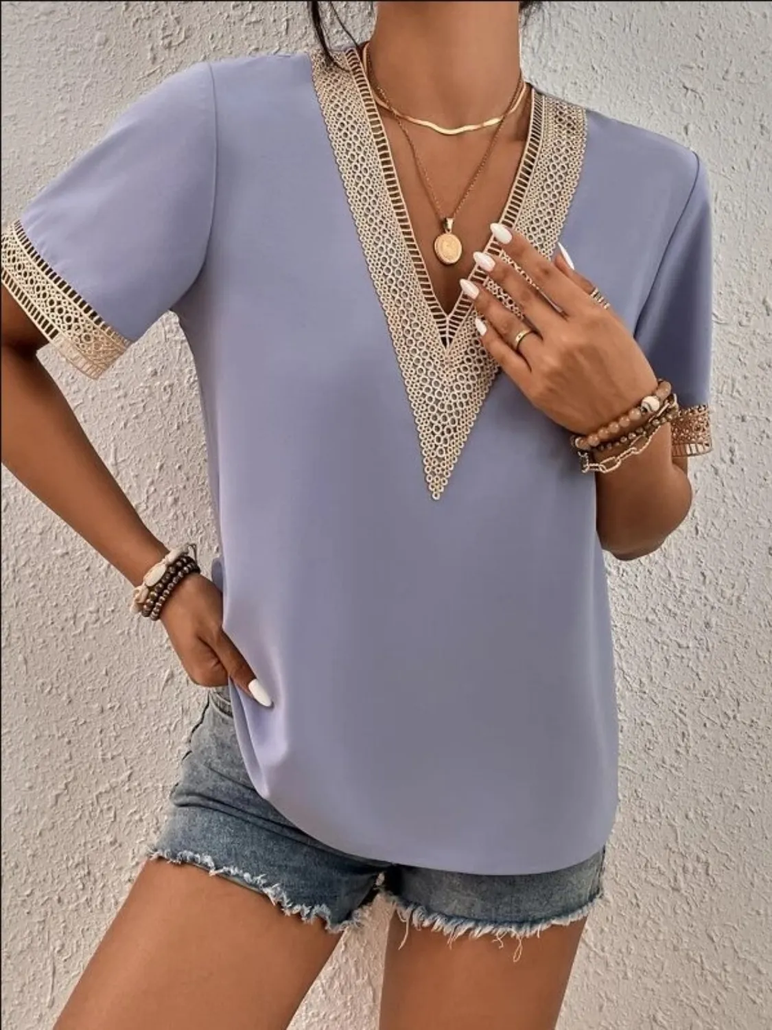 Full Size Contrast V-Neck Short Sleeve Blouse Plus Size - Image 12