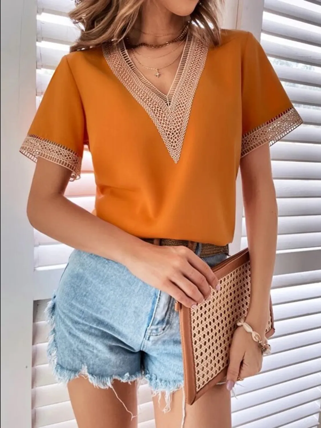 Full Size Contrast V-Neck Short Sleeve Blouse Plus Size - Image 5