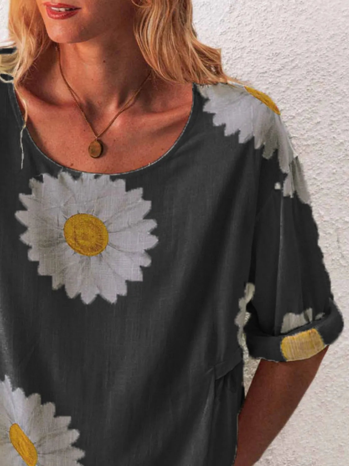 Full Size Flower Round Neck Half Sleeve T-Shirt Plus Size - Image 21