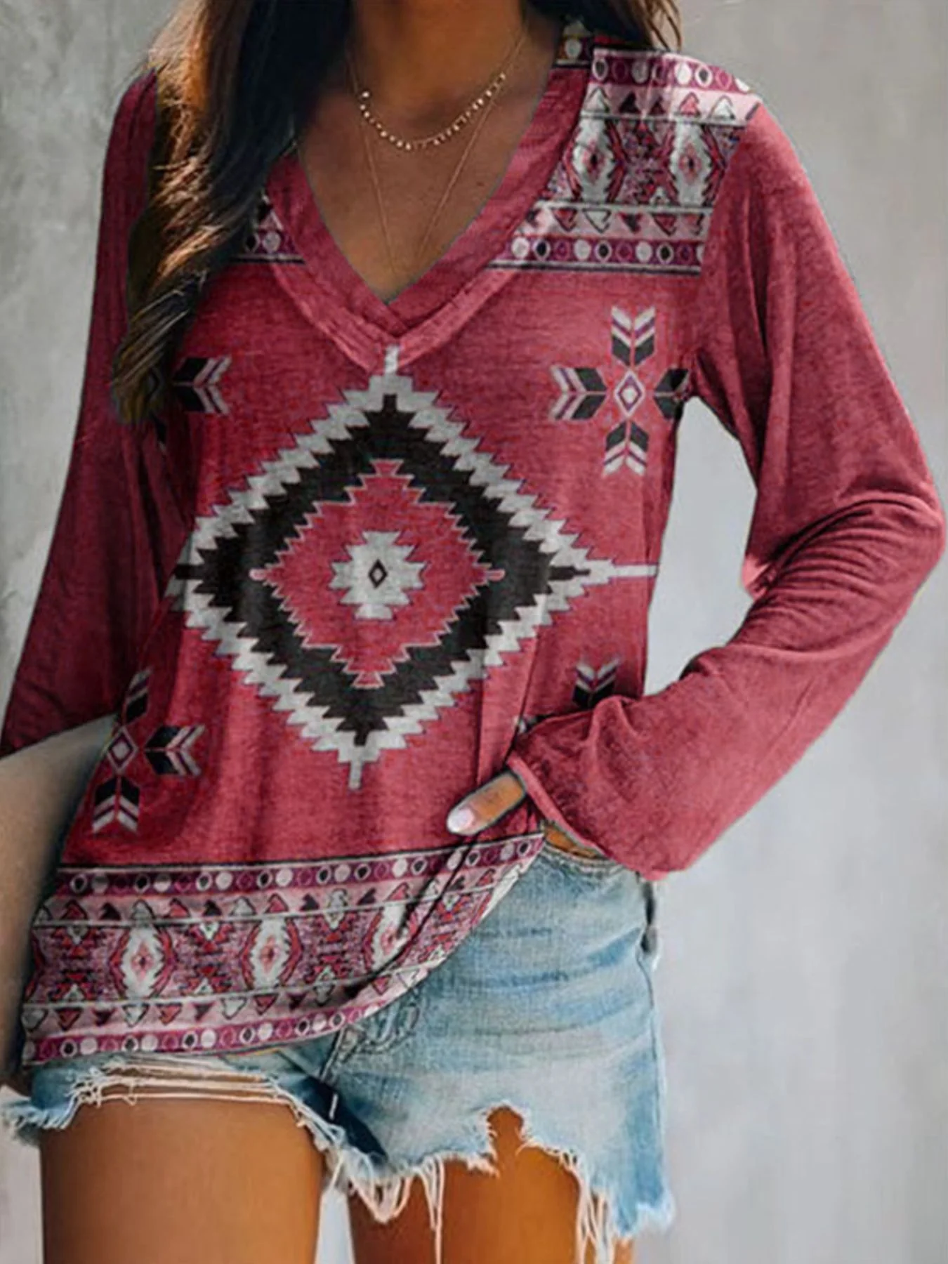 Full Size Geometric V-Neck Long Sleeve T-Shirt Plus Size - Image 7