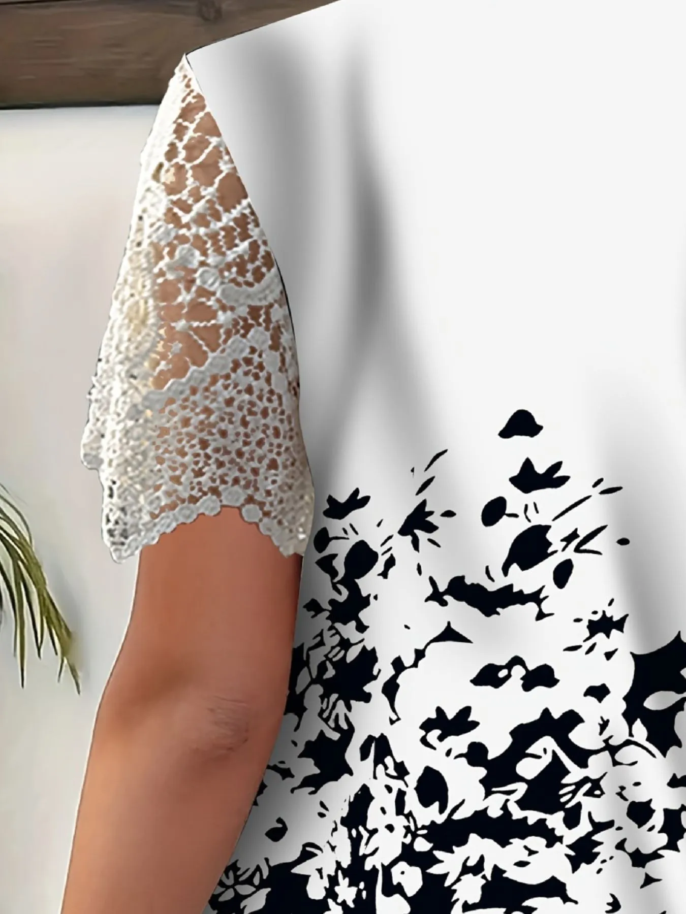 Full Size Printed Lace Sleeve V-Neck T-Shirt Plus Size - Image 9