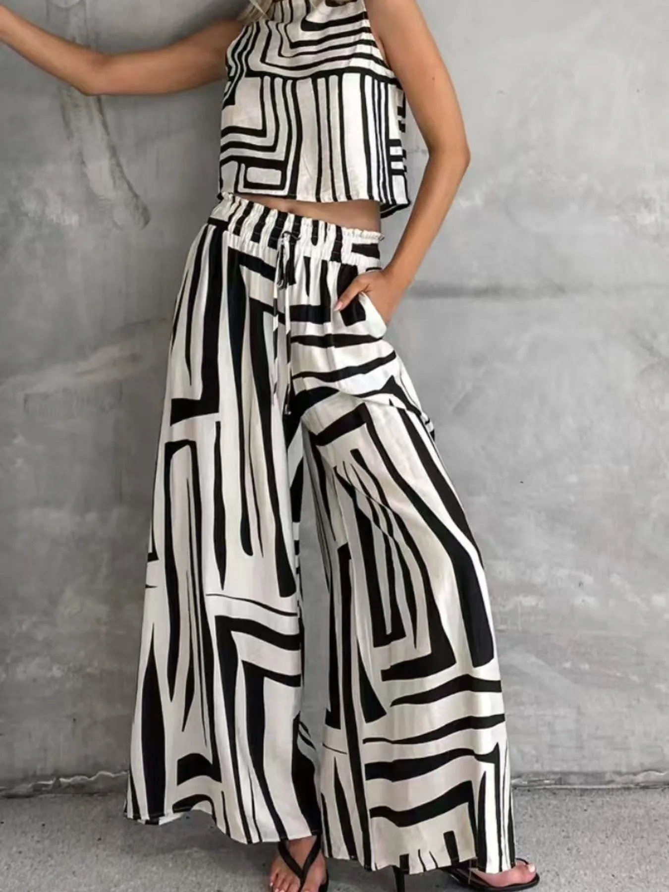Geometric Print Sleeveless Top and Wide Leg Pants Set - Image 3