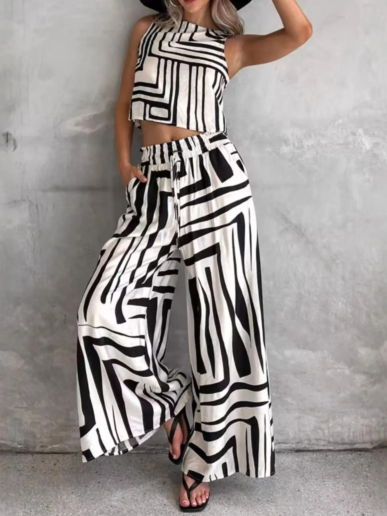 Geometric Print Sleeveless Top and Wide Leg Pants Set - Image 4