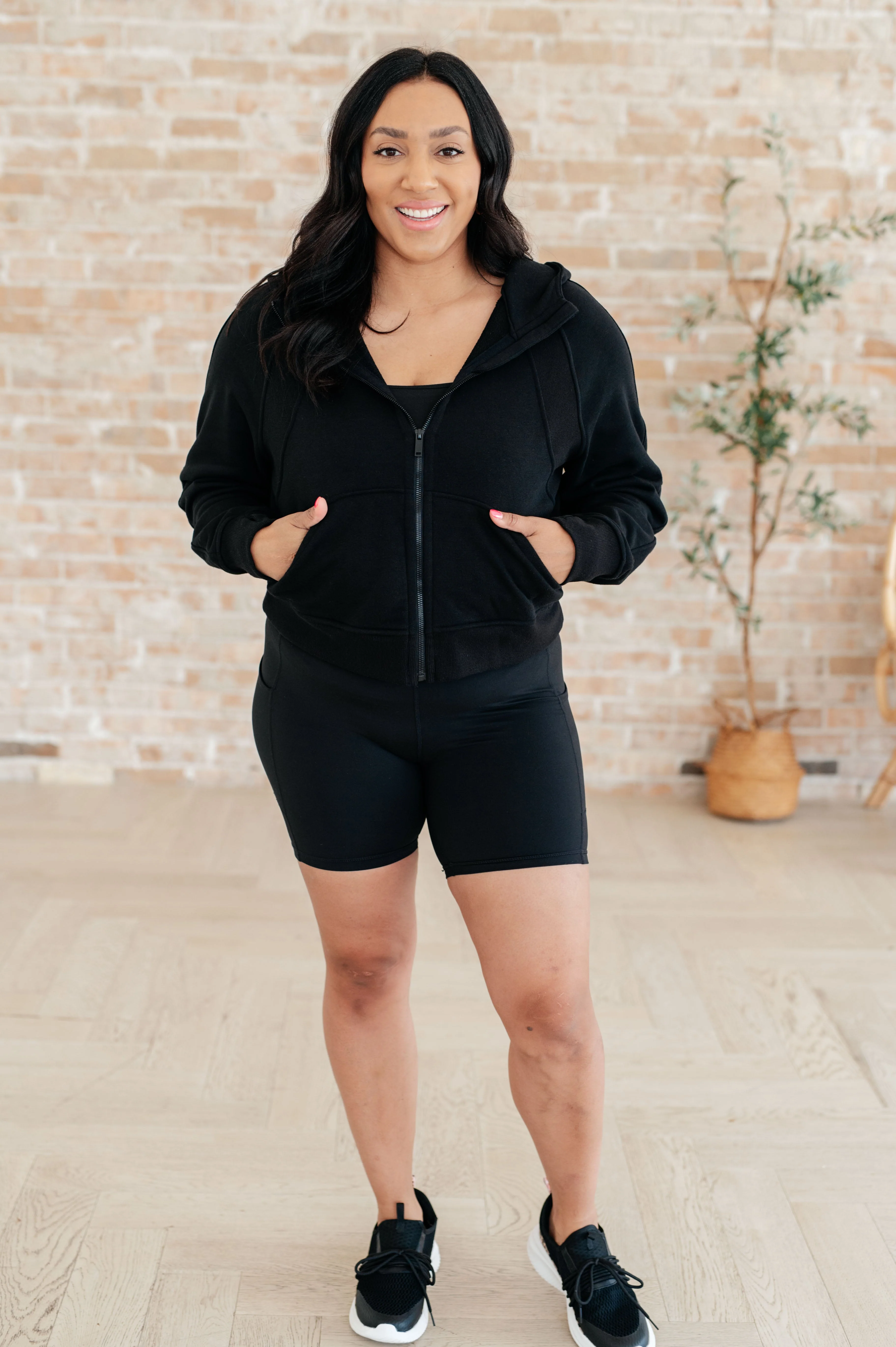 Getting Active Biker Shorts in Black - Image 5