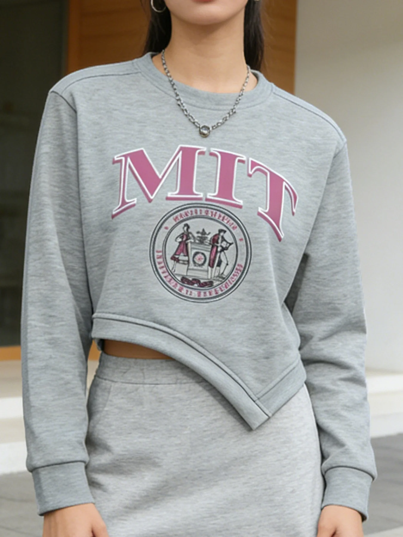 Graphic Round Neck Cropped Sweatshirt