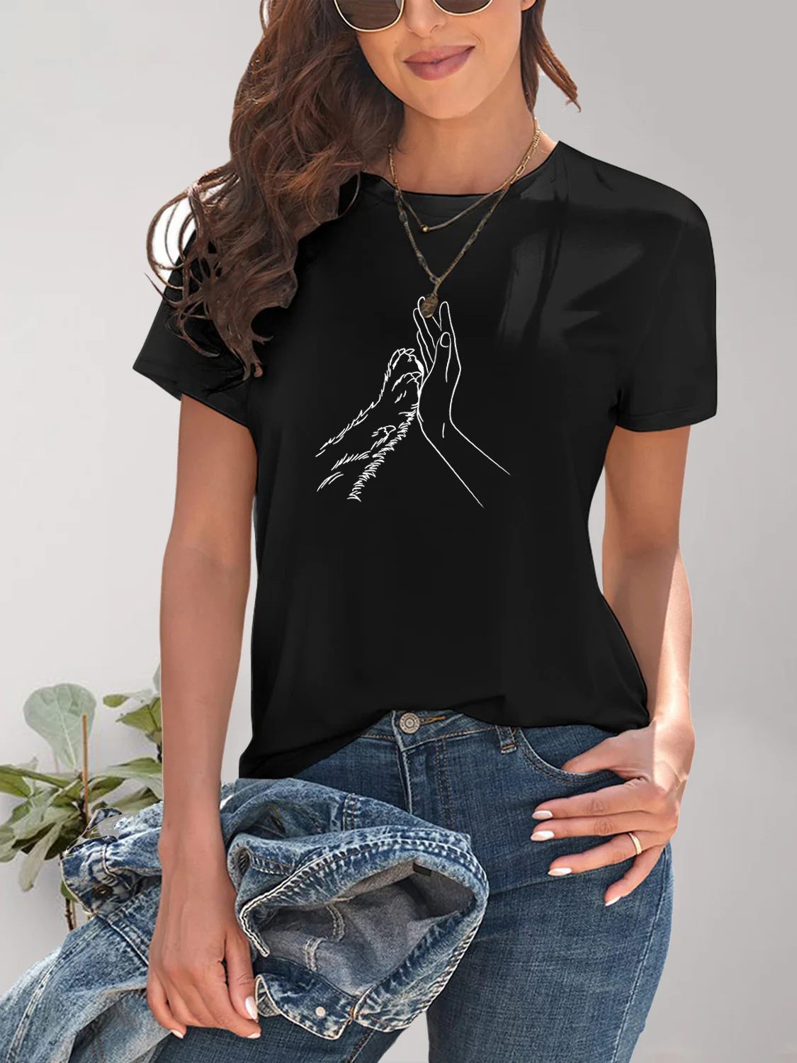 Graphic Round Neck Short Sleeve T-Shirt - Image 2