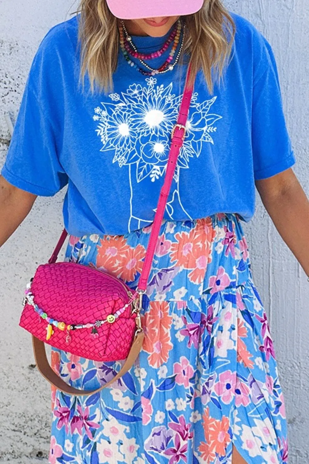 Graphic Round Neck Short Sleeve T-Shirt - Image 3