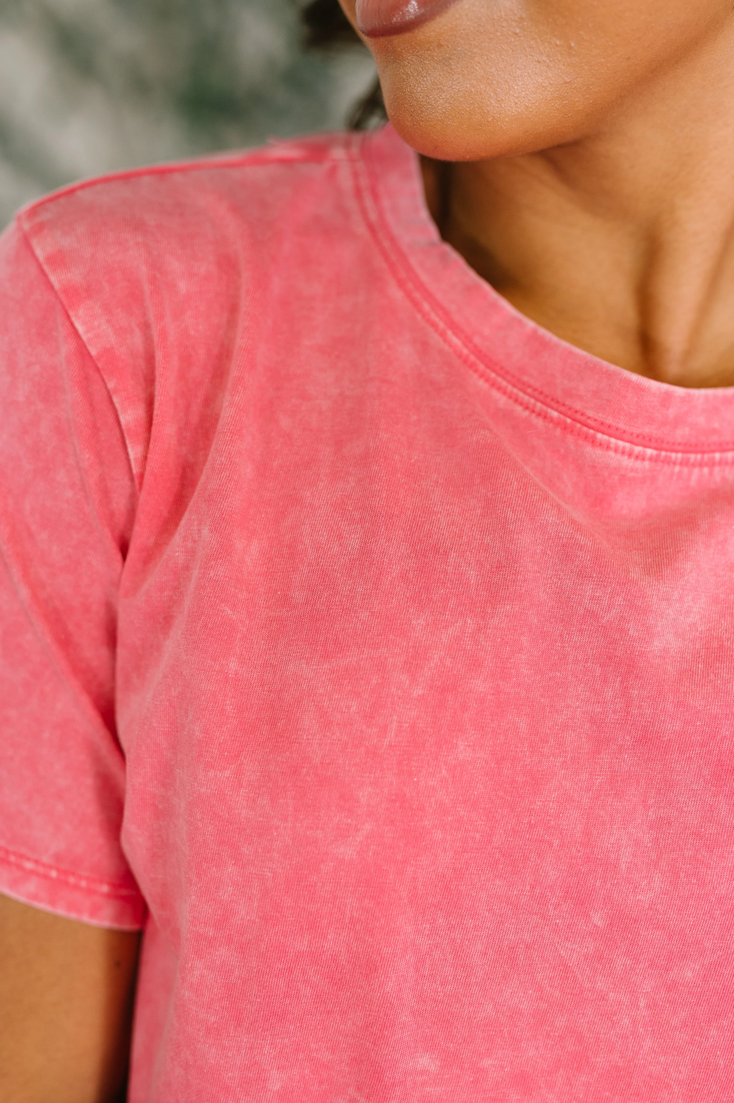 Had to Be There Mineral Wash Tee in Fuchsia - Image 2