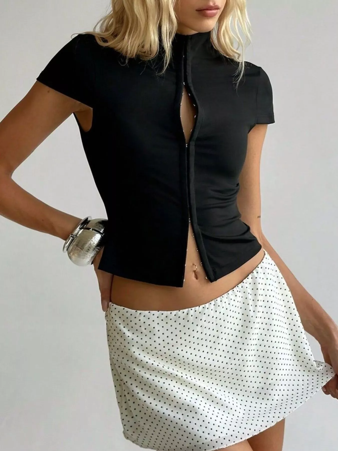 Hook and Eye Front Short Sleeve T-Shirt - Image 4