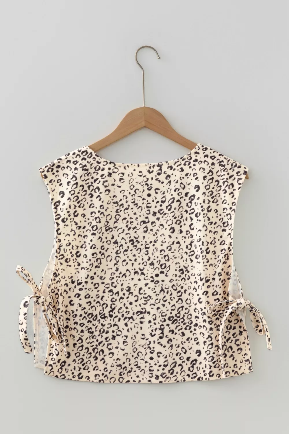 Knot Side Leopard Print Vest - Image 9