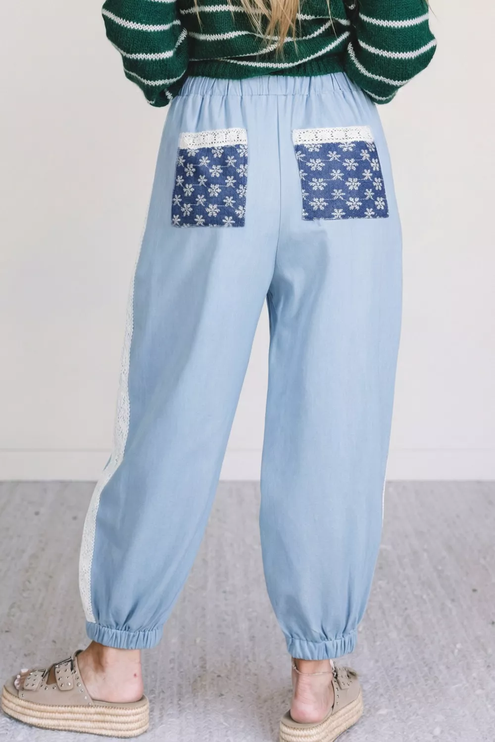 Lace Accent Floral Patched Pocket Pleated Wide Leg Slouchy Pants - Image 2