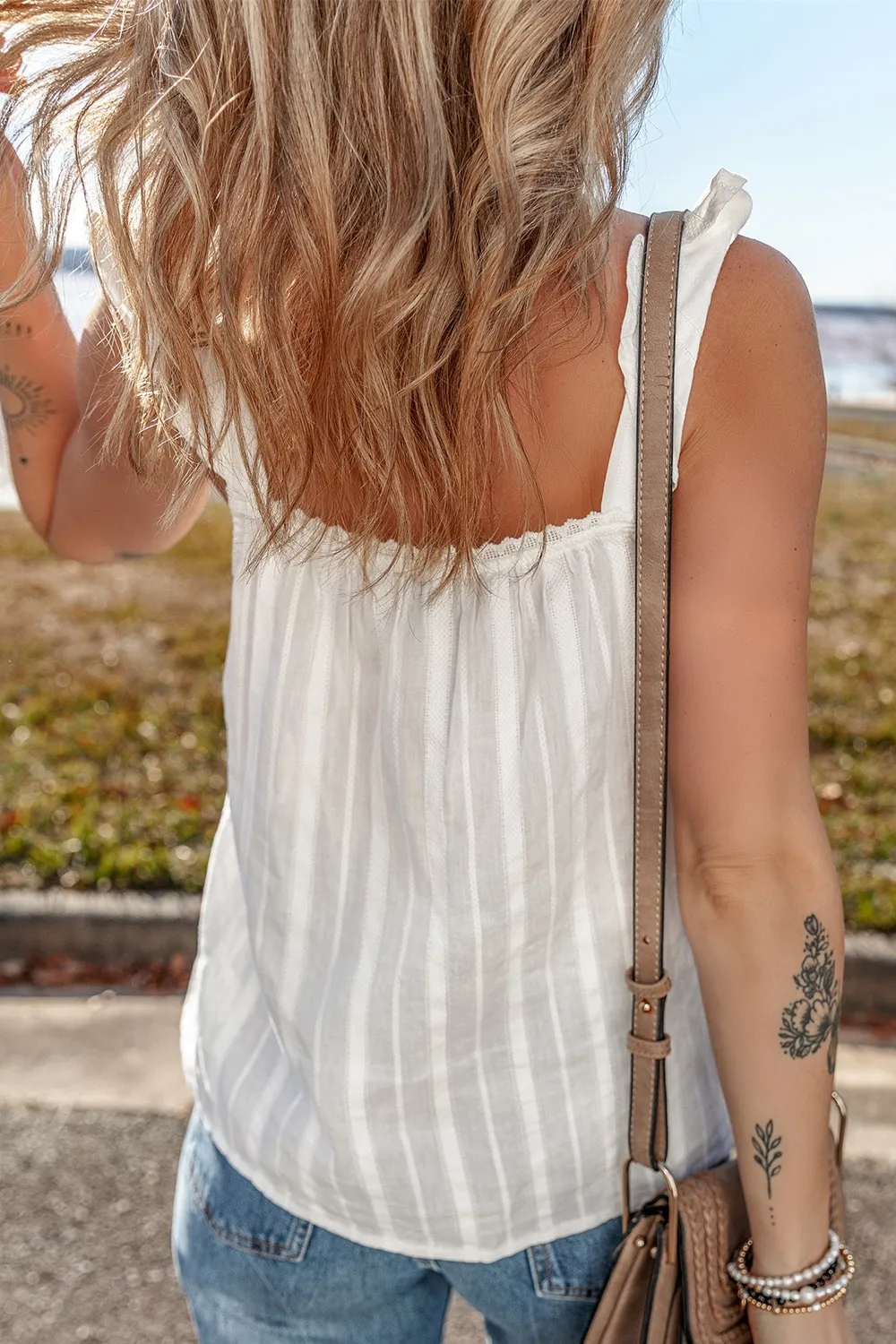 Lace Detail Ruffled Buttoned Loose Fit Tank Top - Image 5