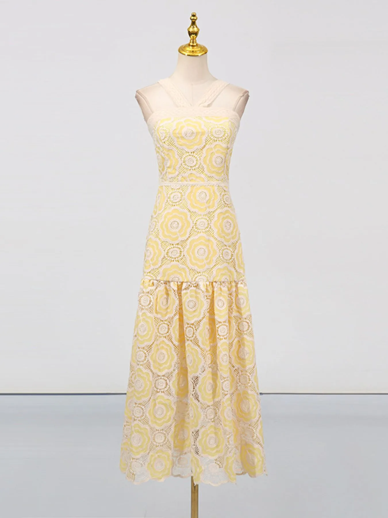 Lace Sleeveless Tiered Midi Dress - Image 30