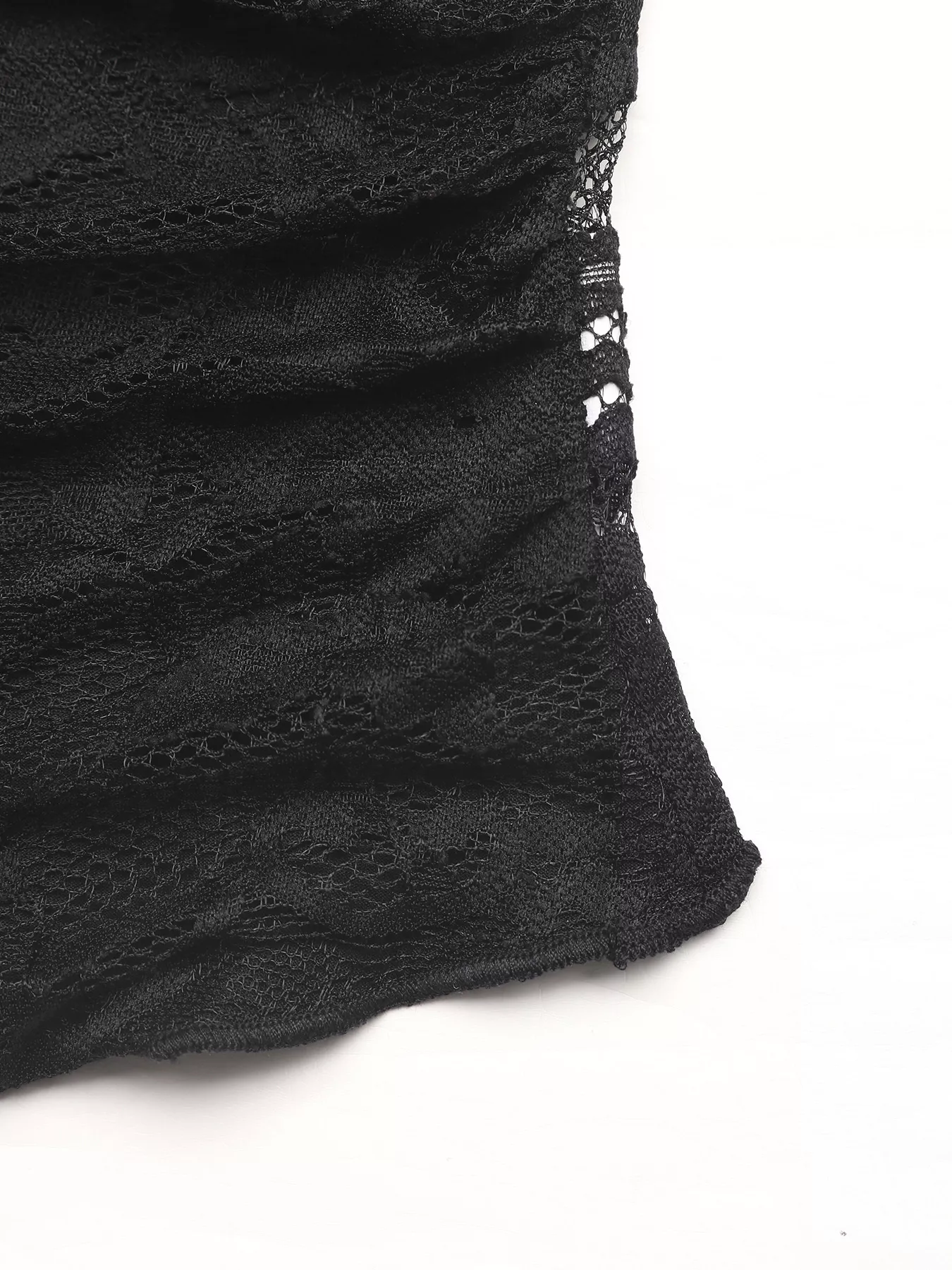 Lace V-Neck Slim Fit T-Shirt - Image 6