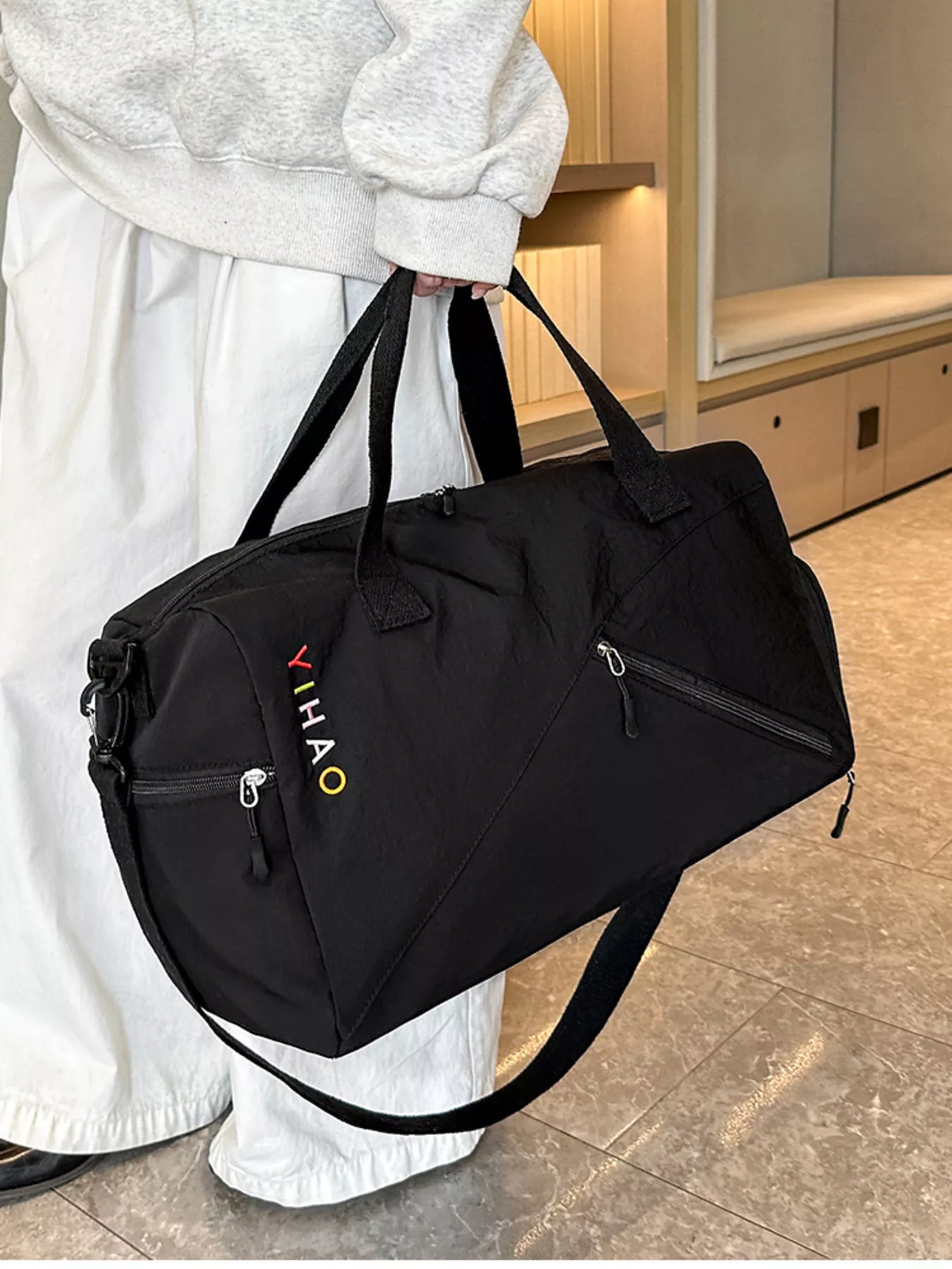 Large Capacity Travel Bag - Image 2