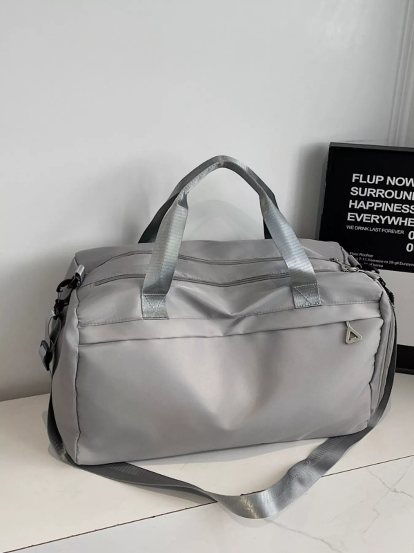 Large Capacity Travel Bag - Image 3