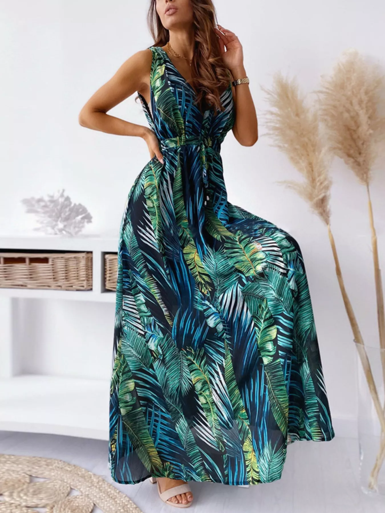 Leaf Print Sleeveless Maxi Dress - Image 5