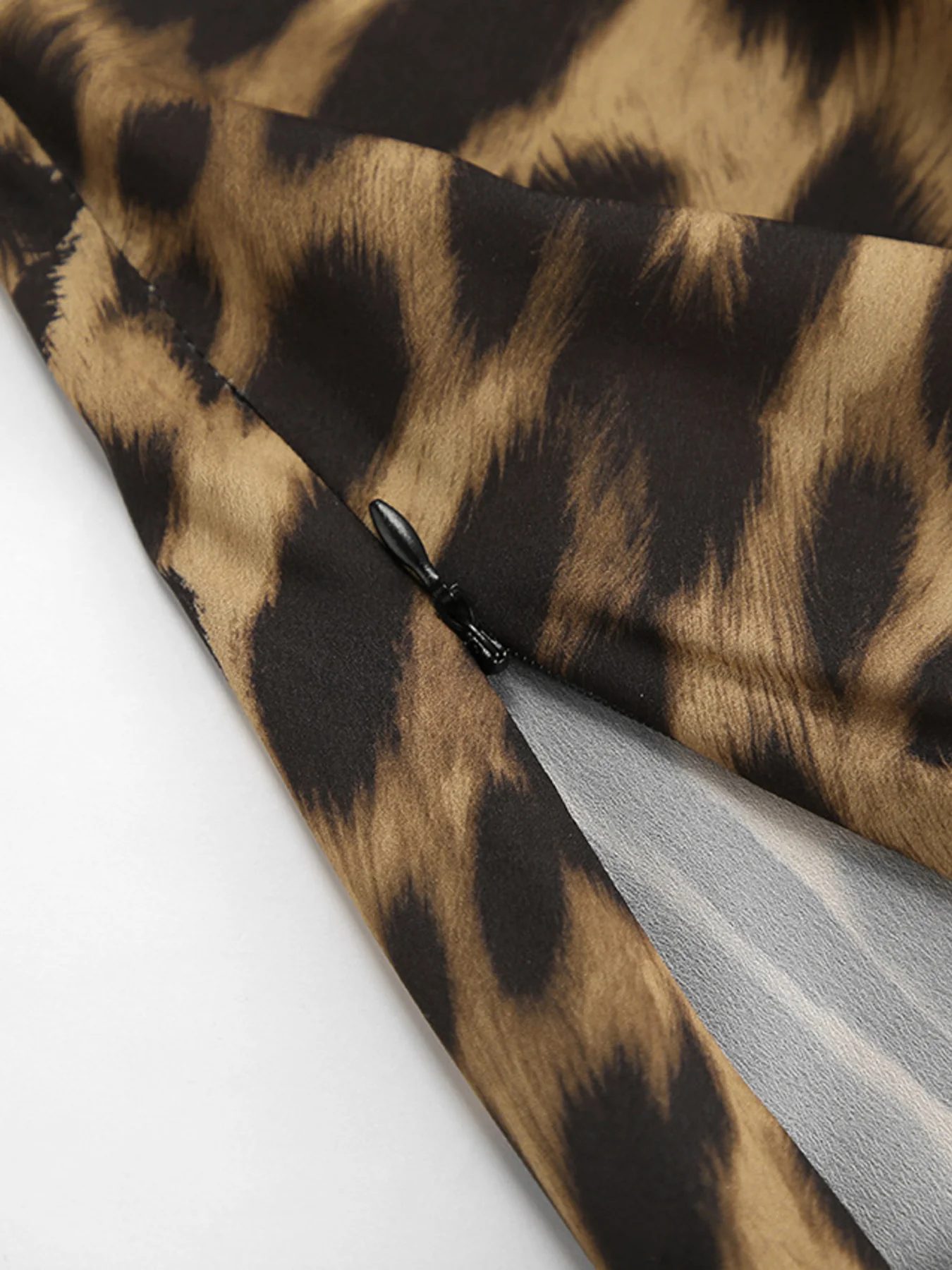 Leopard Print Bodycon Maxi Skirt - Image 8
