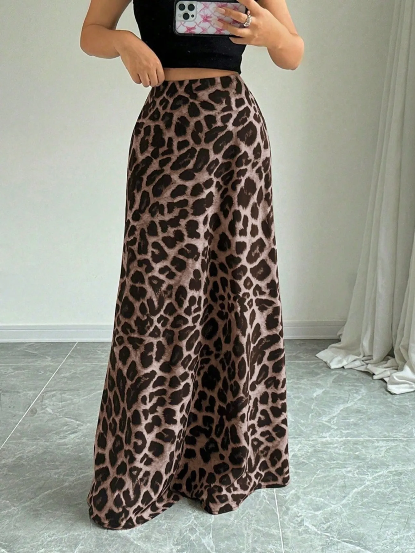 Leopard Print High-Waisted Maxi Skirt - Image 4