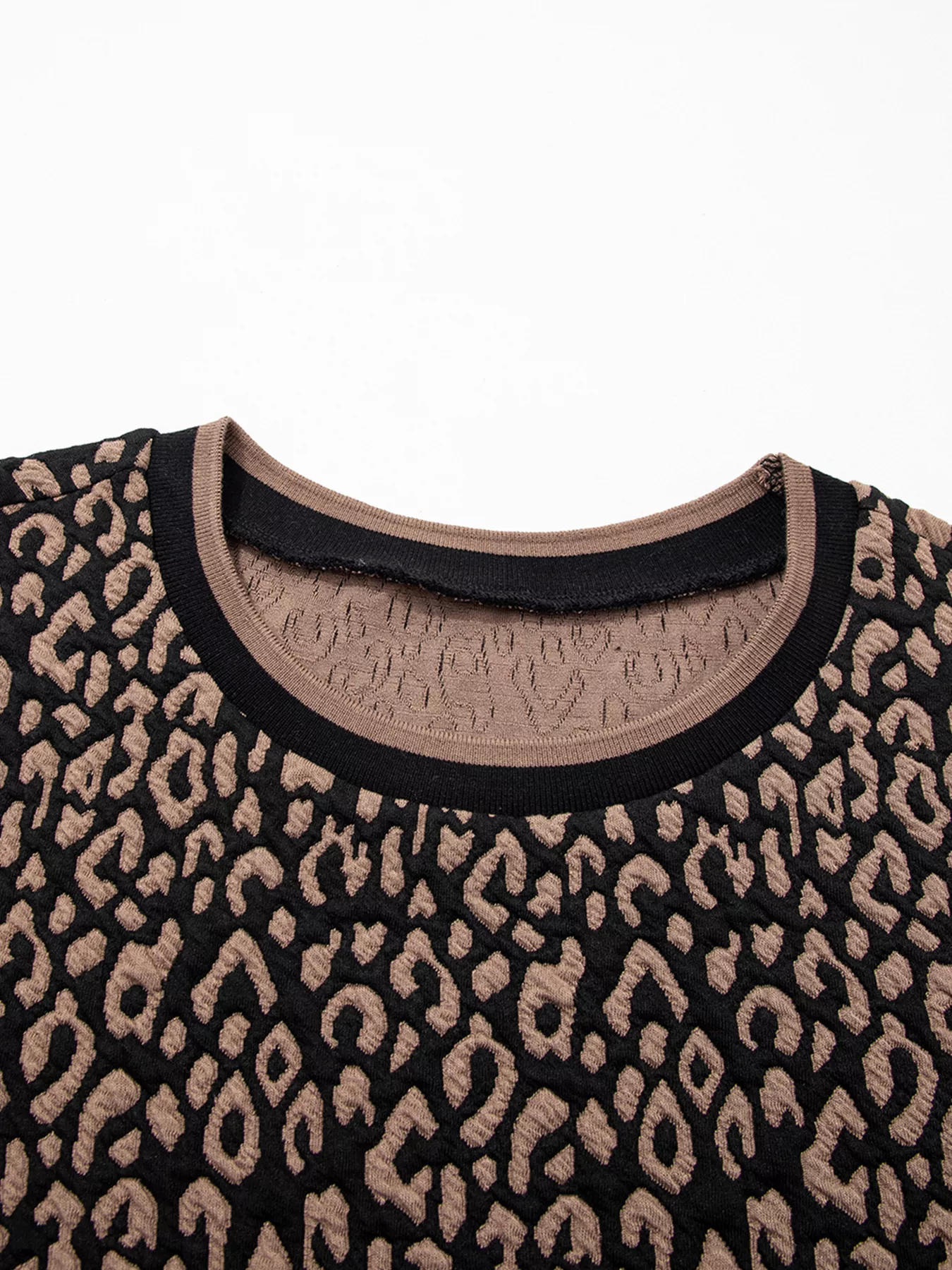 Leopard Print Puffy Bracelet Sleeve Contrast Trim Round Neck Top - Image 5