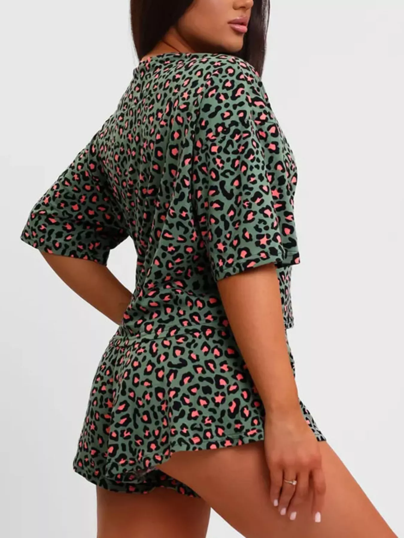 Leopard Print Relaxed Fit Tee and Shorts Lounge Set - Image 3