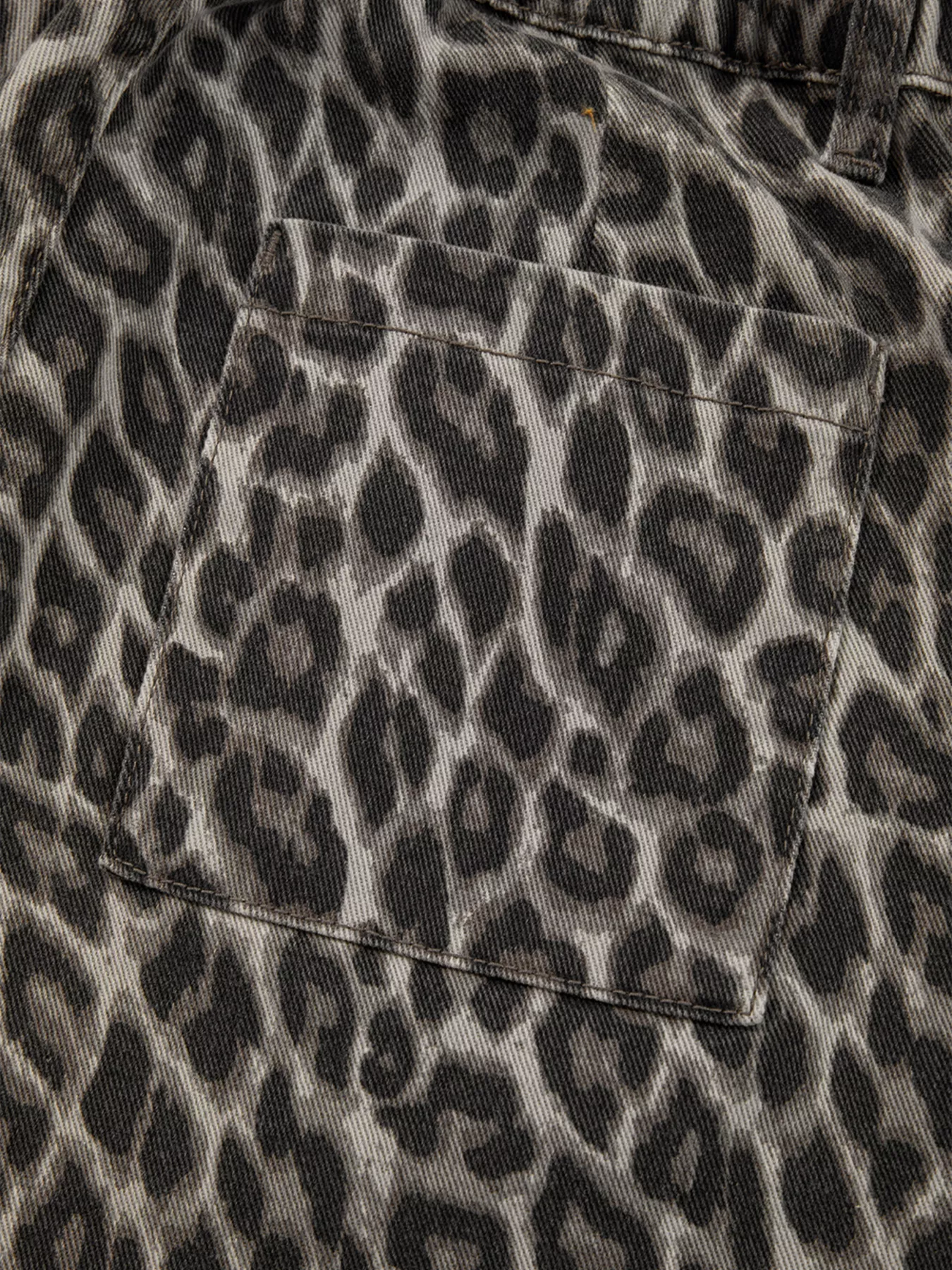 Leopard Straight Loose Leg Jeans - Image 8