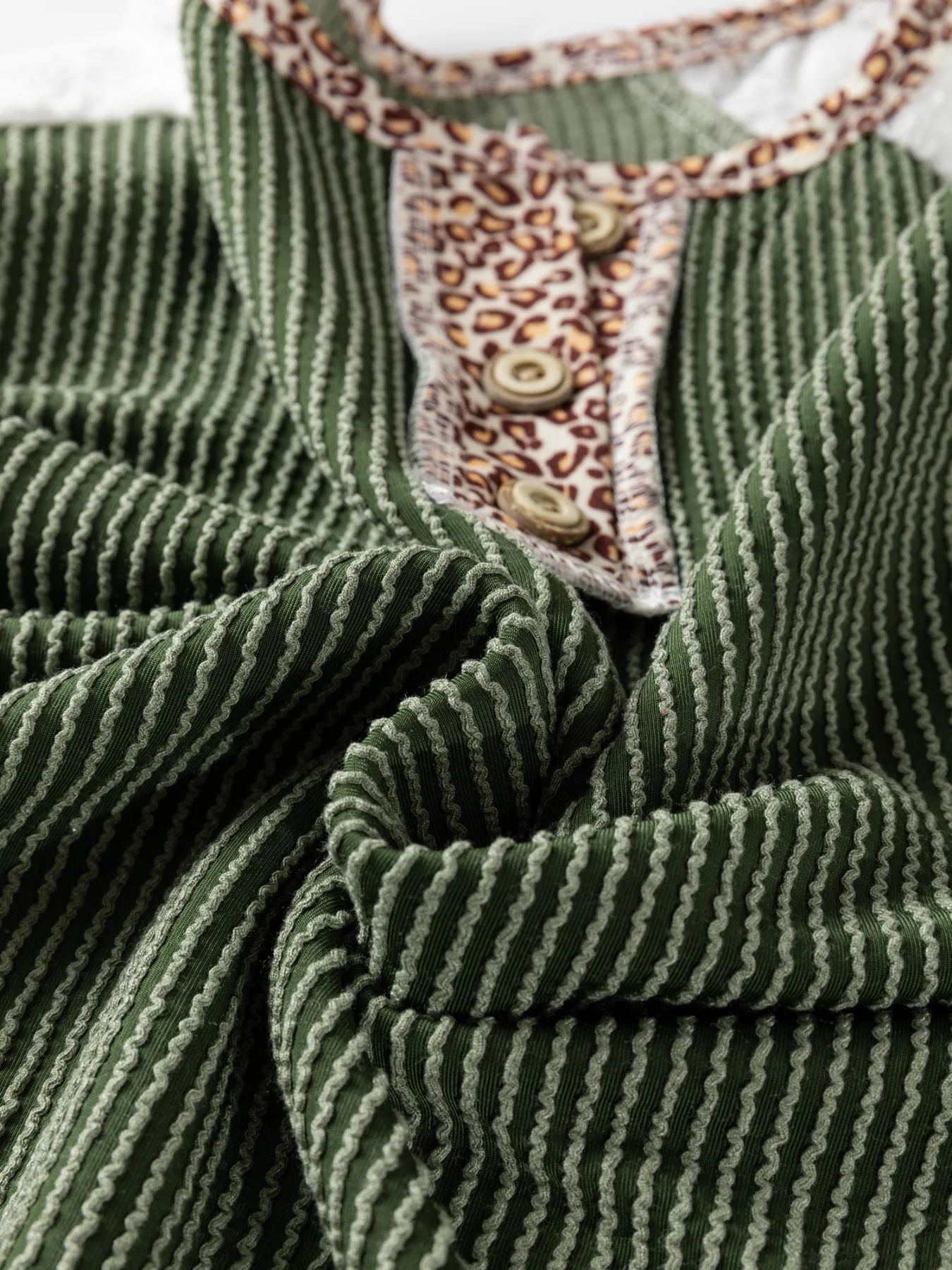 Leopard Trim Raglan Sleeve Top - Image 11