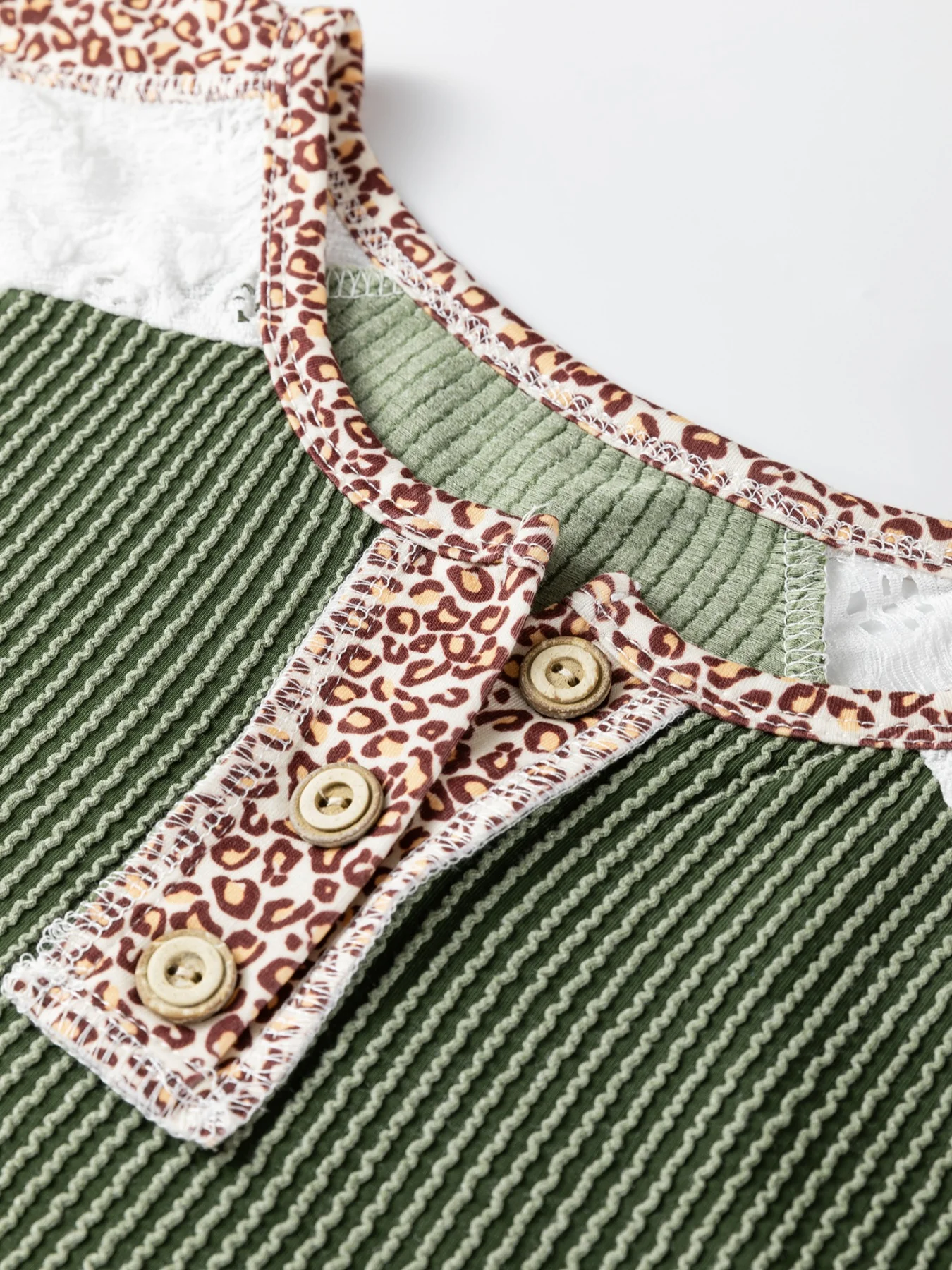 Leopard Trim Raglan Sleeve Top - Image 9