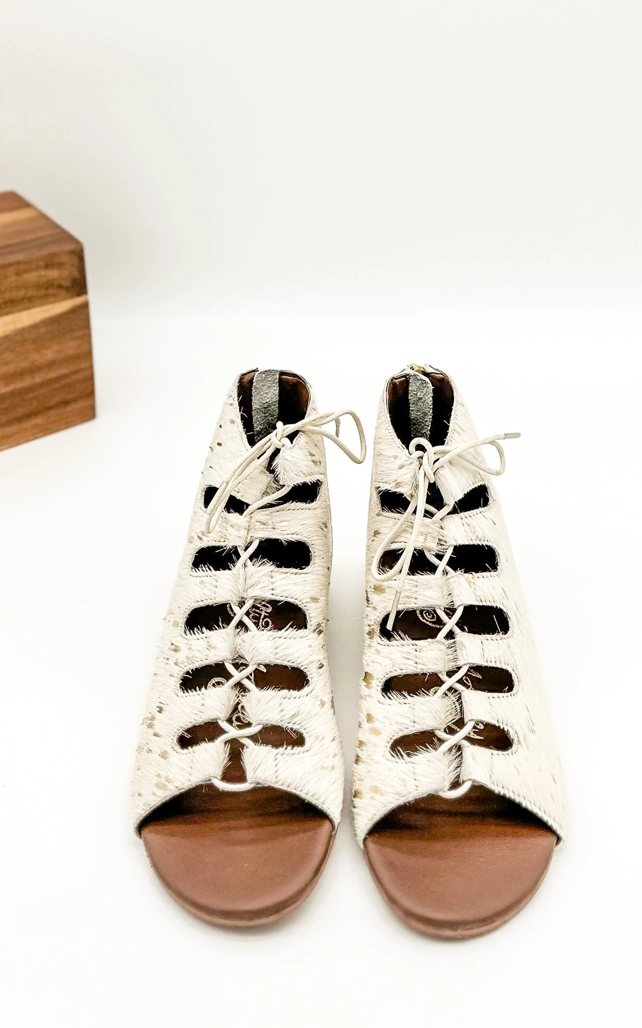 Nola Sandals in Gold - Image 10