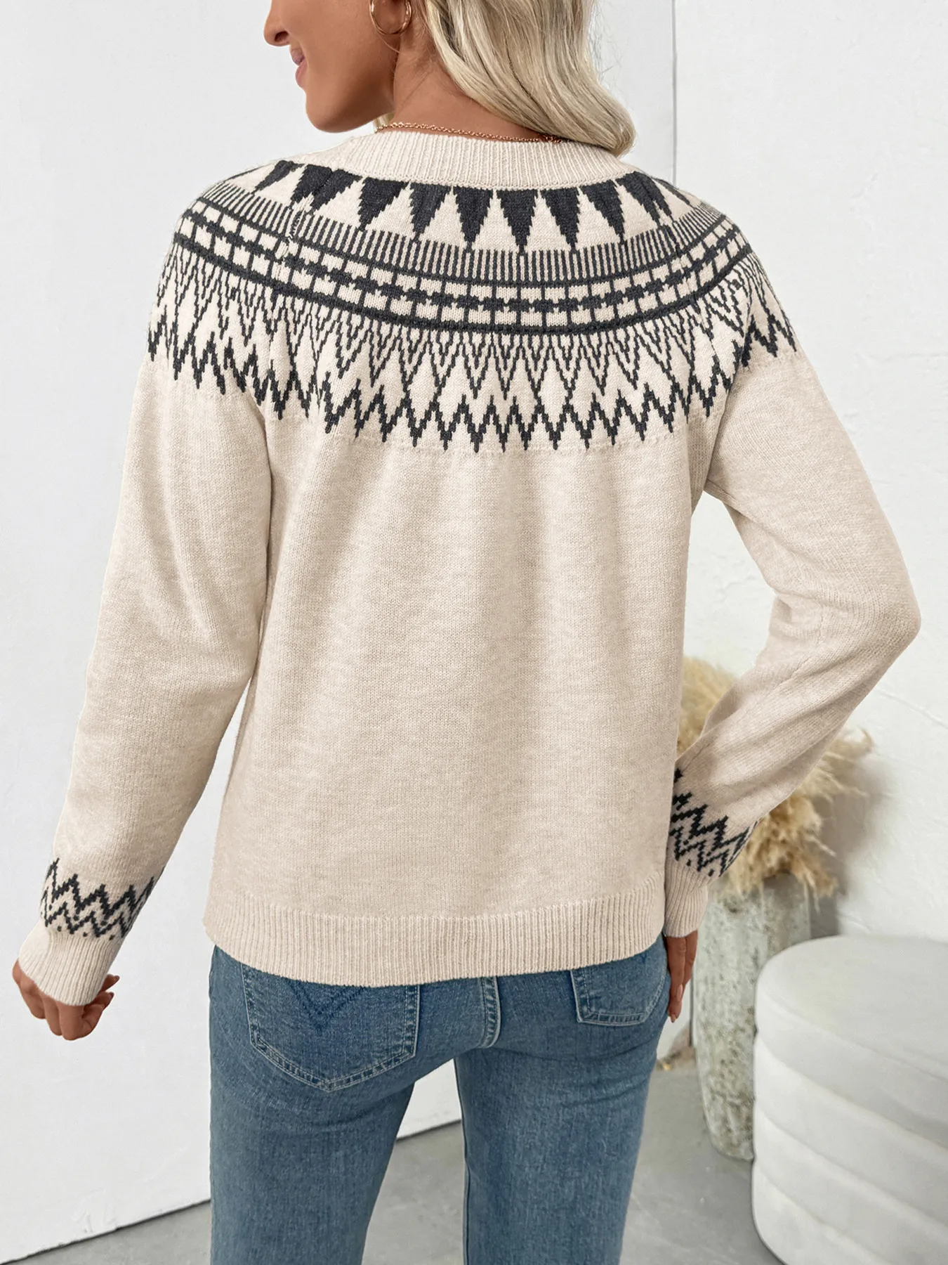 Nordic Fair Isle Pattern Round Neck Sweater - Image 6