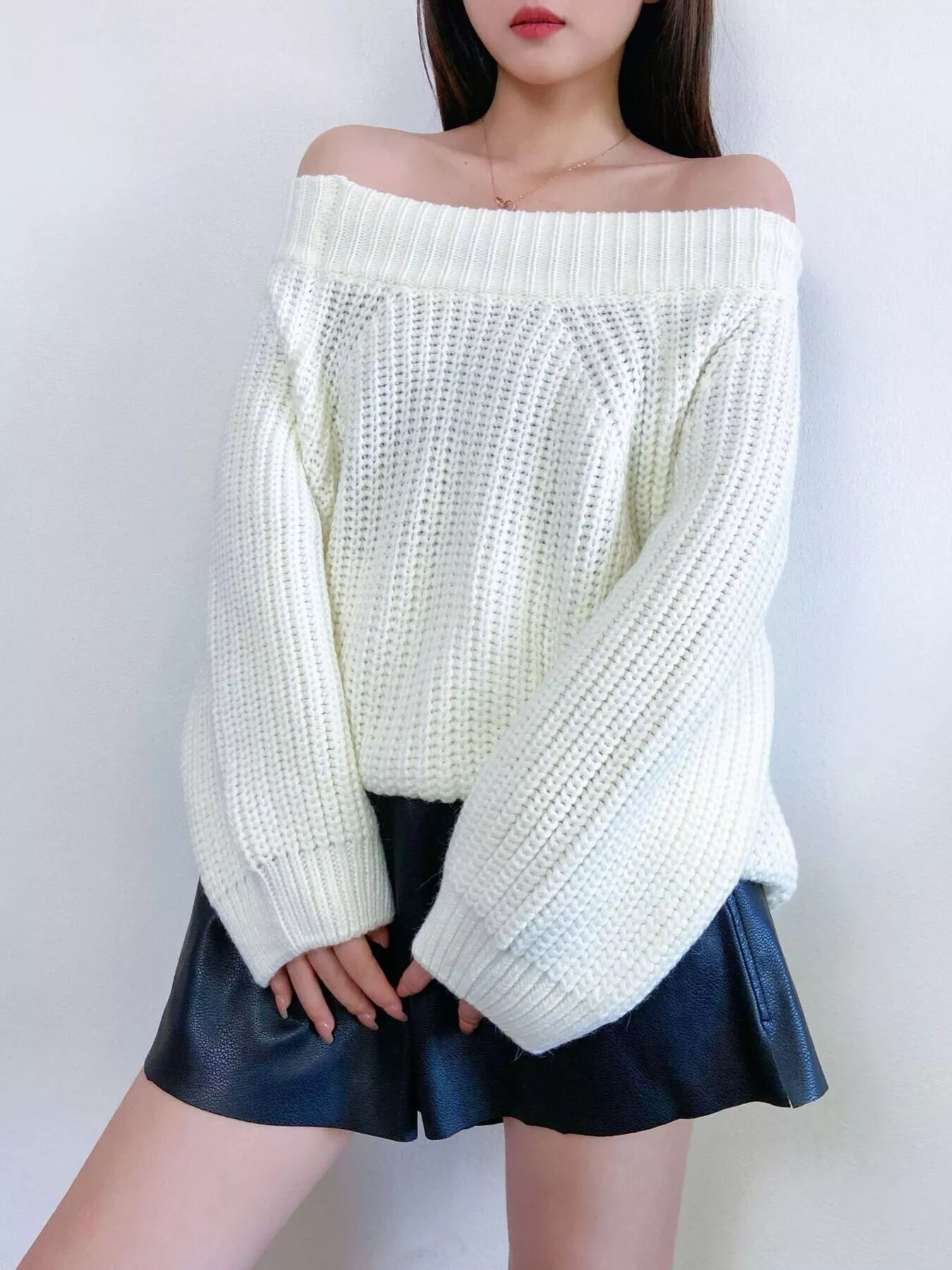 Off-Shoulder Chunky Knit Sweater - Image 6