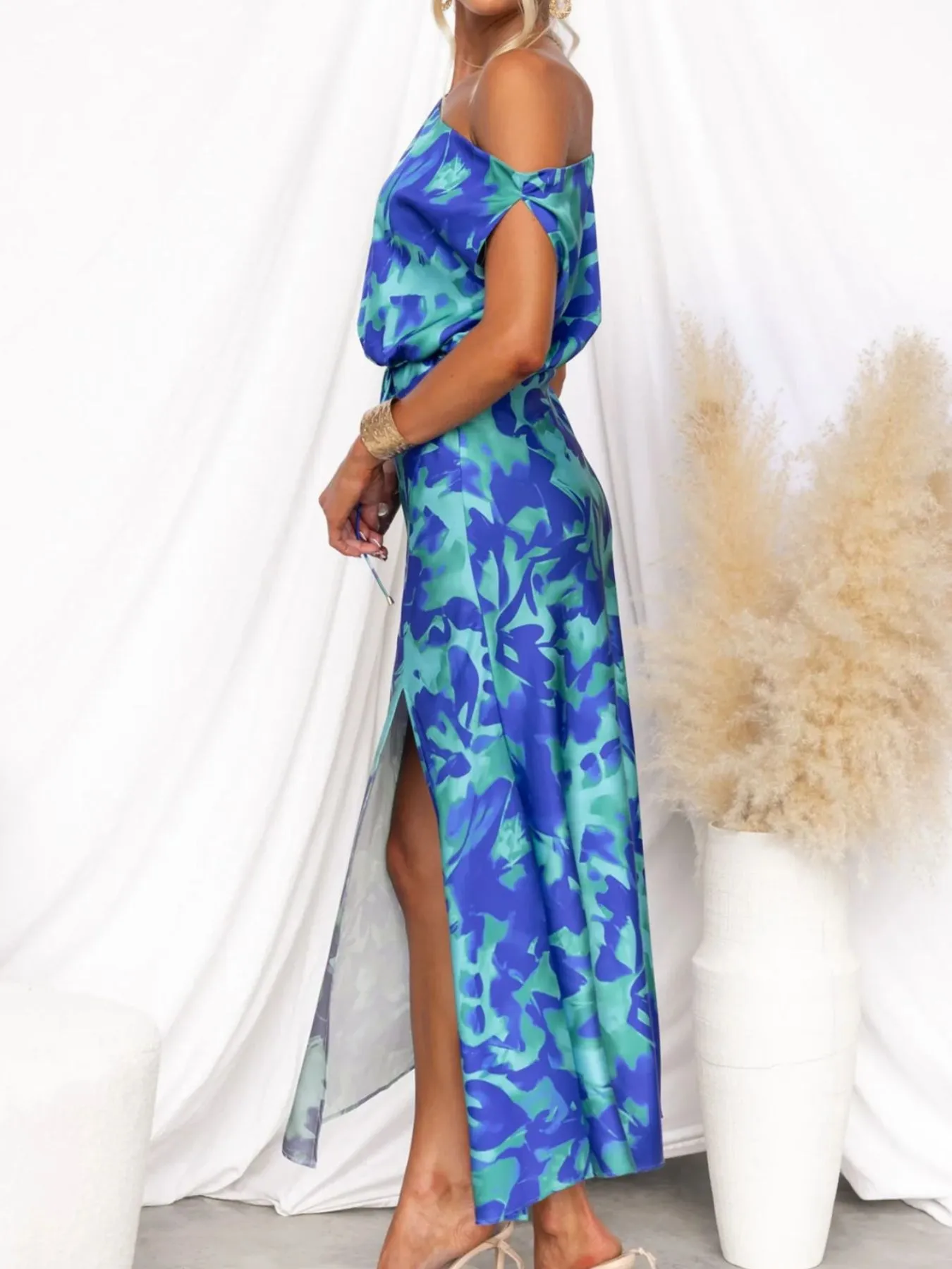 One Shoulder Printed Dress with Slit - Image 11