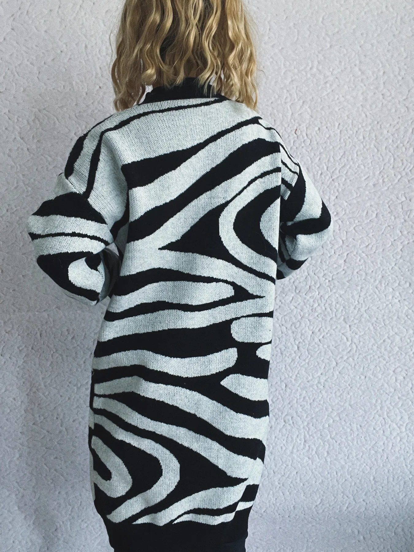 Oversized Zebra Print Long Sleeve Sweater - Image 4