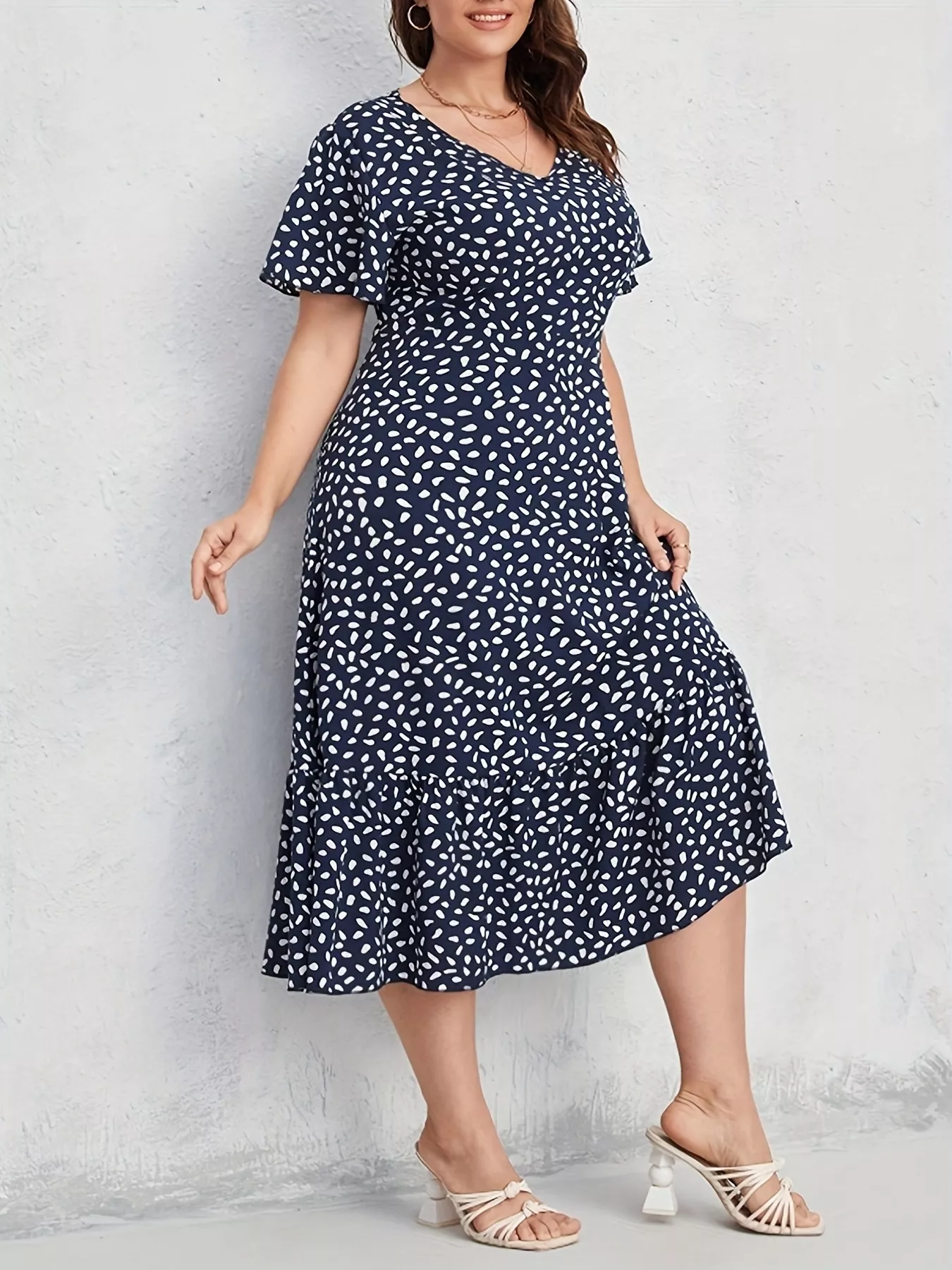 Plus Size Printed V-Neck Short Sleeve Dress - Image 2