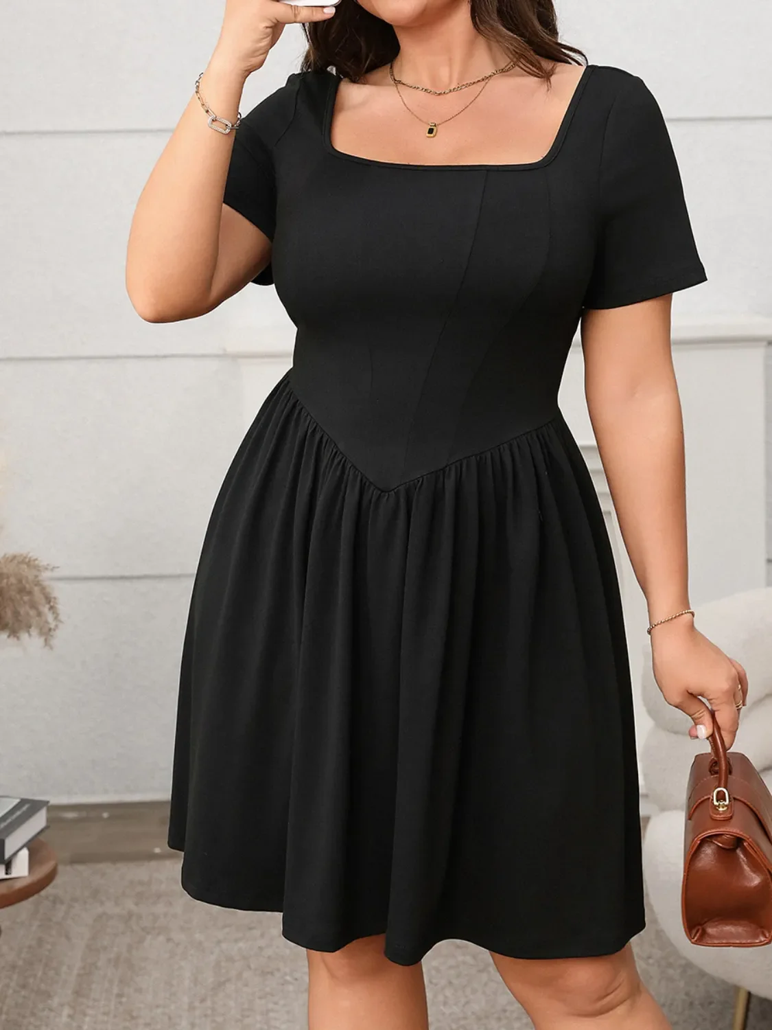 Plus Size Square Neck Short Sleeve Mini Dress - Image 9