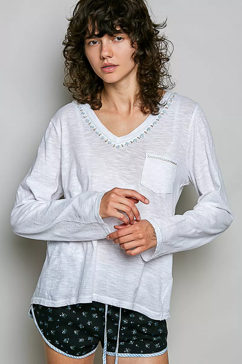 POL Contrast Hand-Stitch V-Neck Lightweight Knit Long Sleeve Top - Image 4