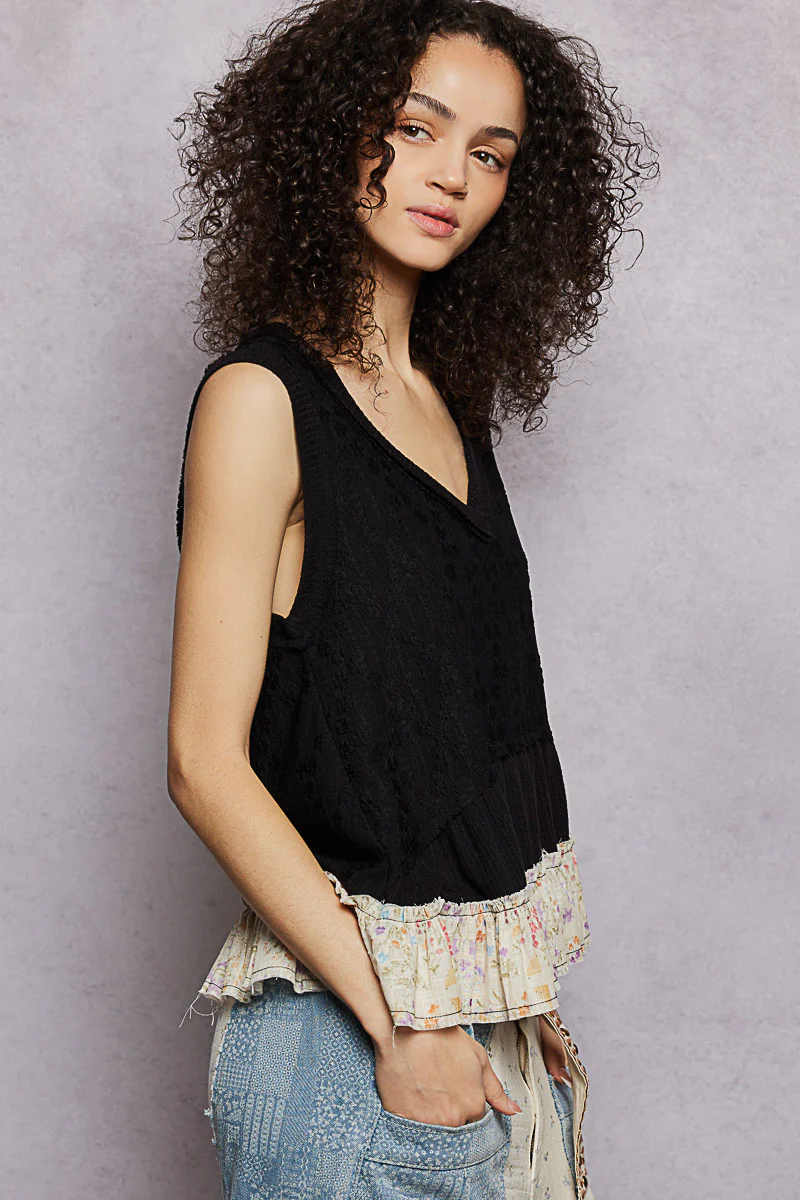 POL Floral Print V-Neck Textured Tank - Image 3