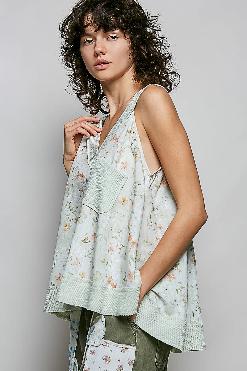 POL Floral V-Neck Tank with Front Pocket - Image 3