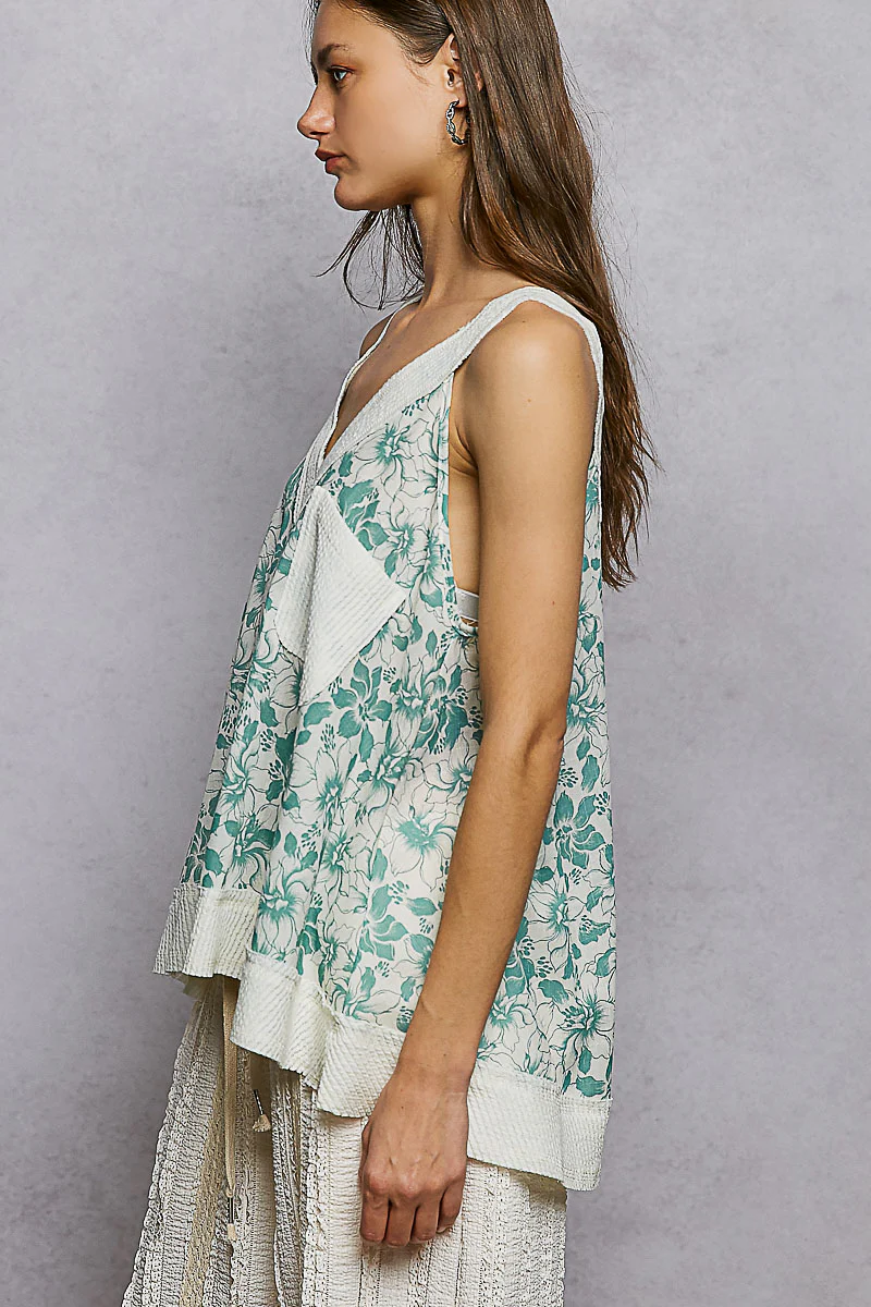 POL Floral V-Neck Tank with Front Pocket - Image 3