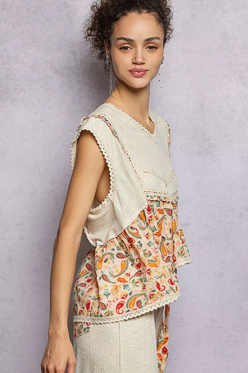 POL Lace Detail Floral Cropped Ruffled Top - Image 3
