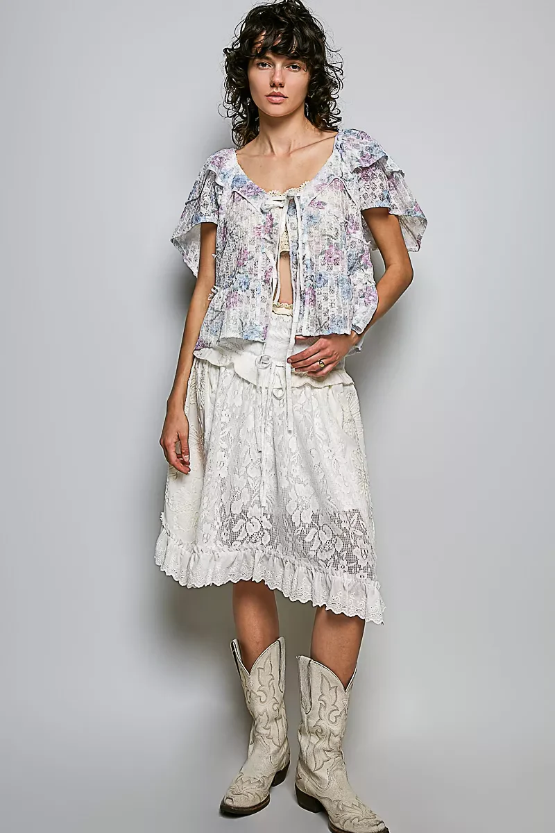 POL Lace Detail Floral Tie Front Ruffle Short Sleeve Blouse - Image 4