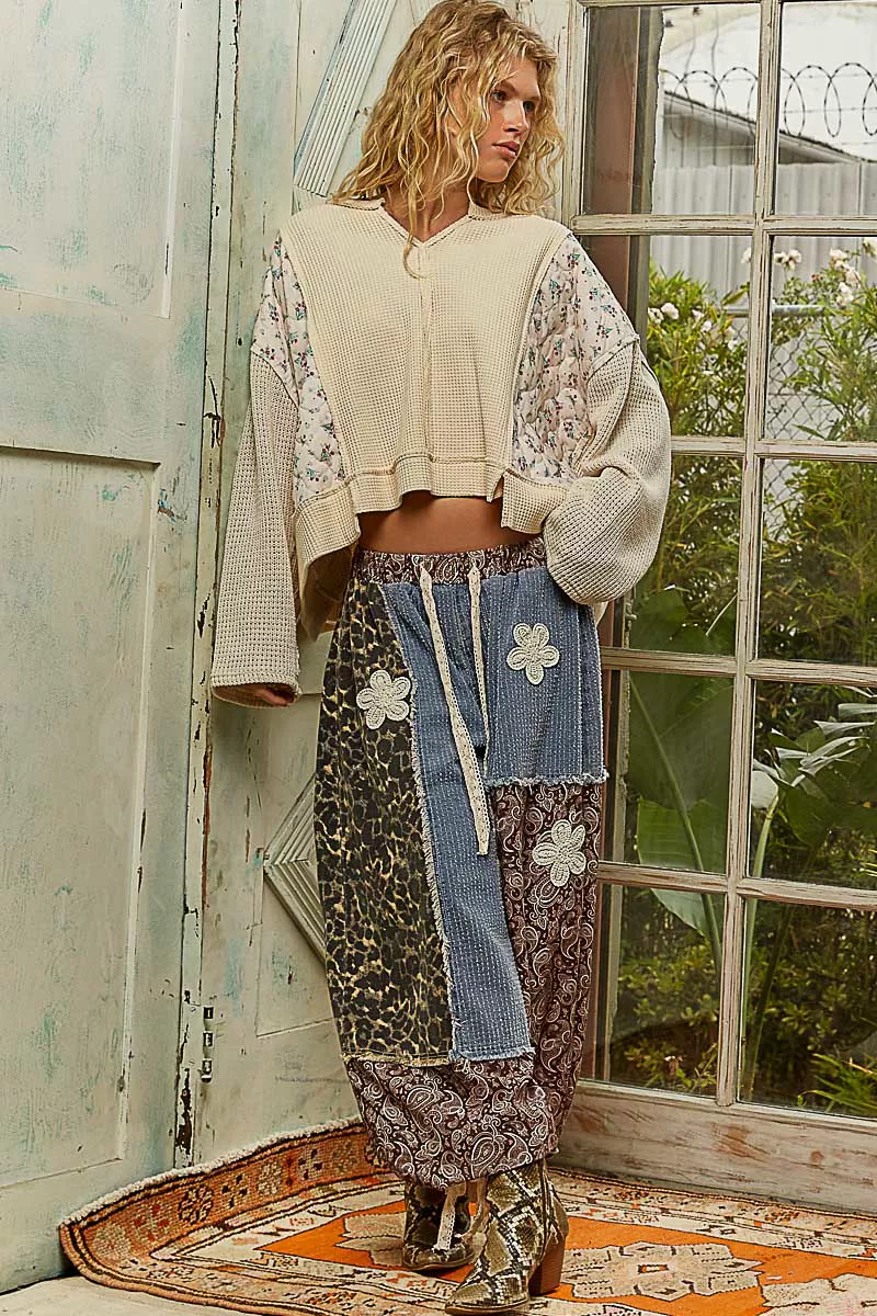 POL Mix Thermal Floral Pattern Quilted Knit Cropped Top with Raw Edge Detail - Image 9
