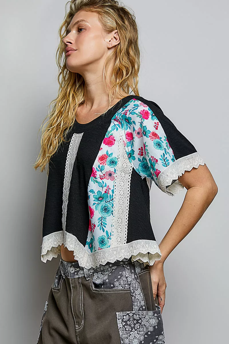 POL Round Neck Ribbed Cropped Top with Lace Detail - Image 3