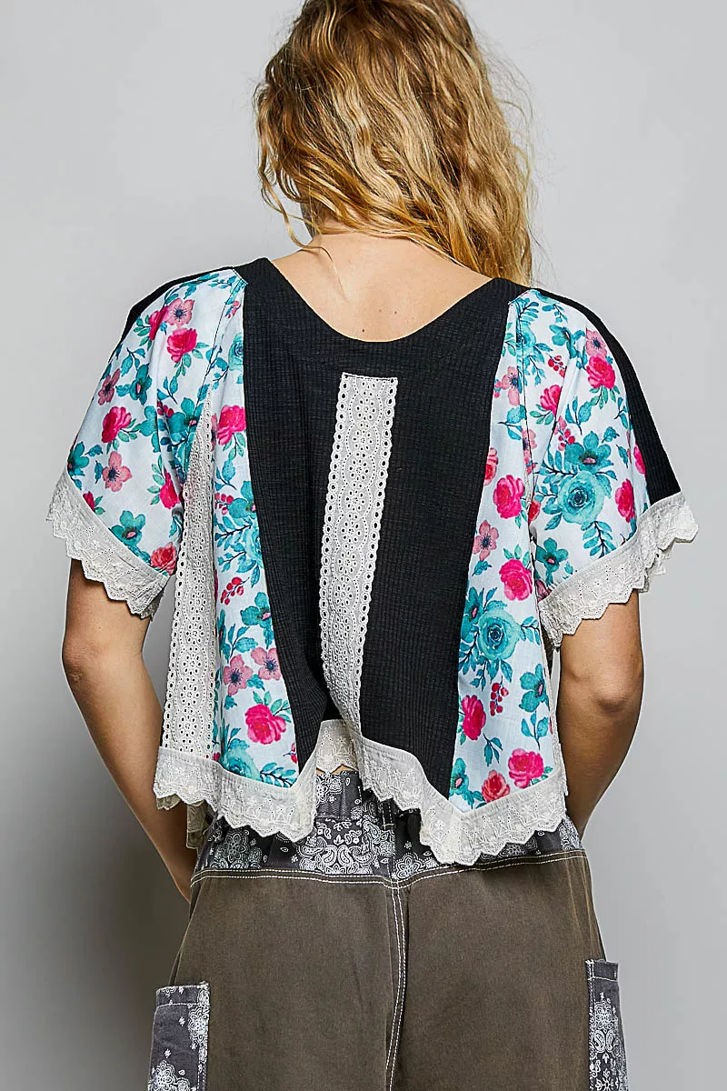 POL Round Neck Ribbed Cropped Top with Lace Detail - Image 4