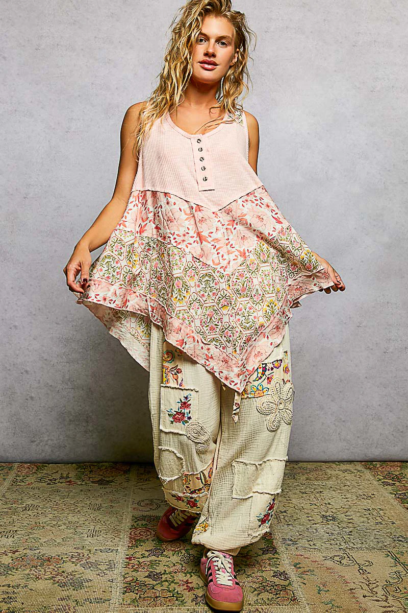 POL Round Neck Ribbed Tank with Woven Print Patch - Image 5