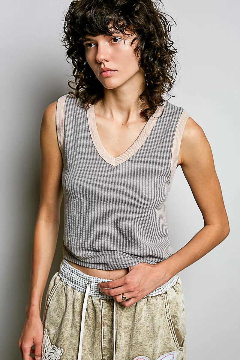 POL V-Neck Contrast Ribbed Sleeveless Tank - Image 2