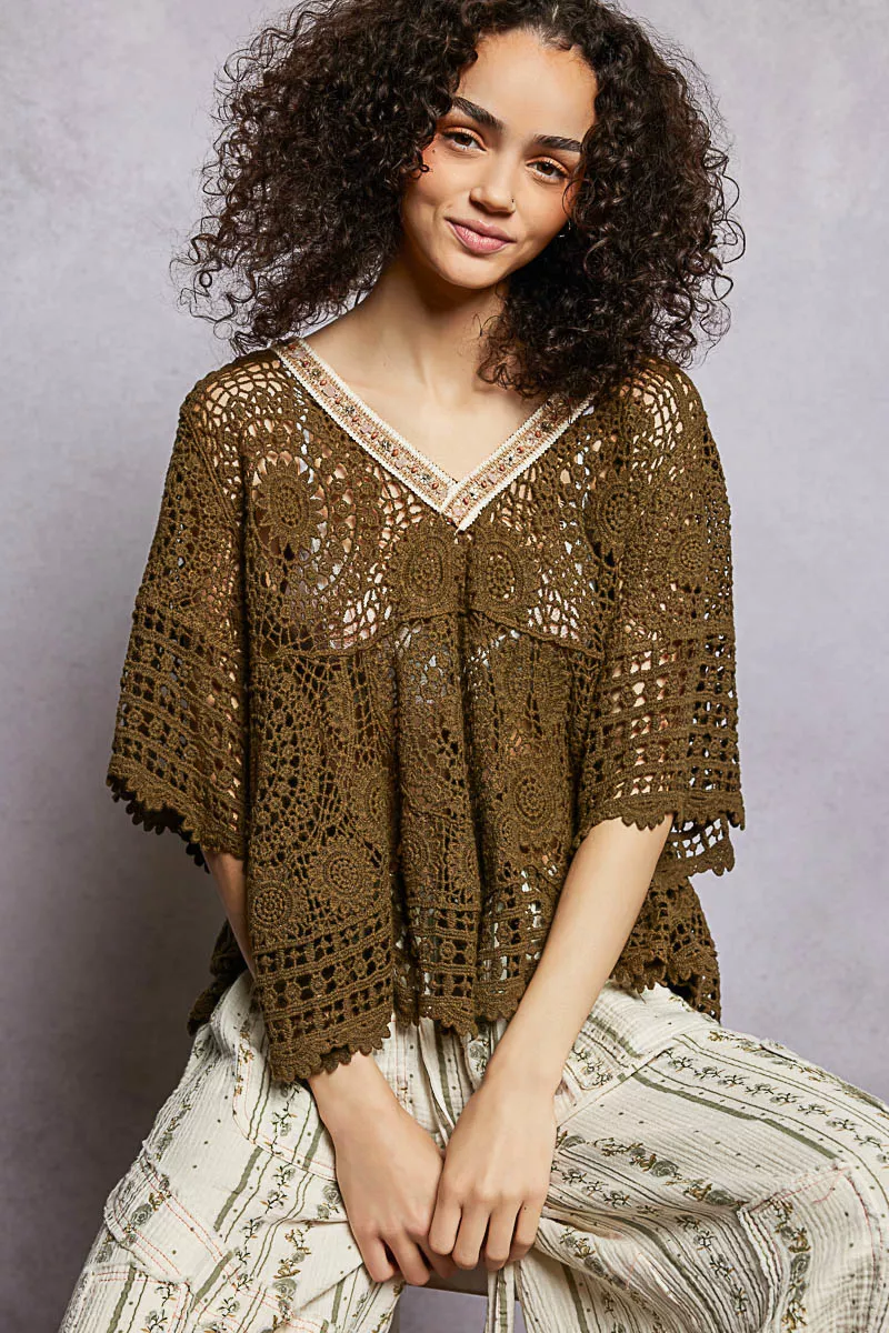 POL V-Neck Crochet Top with Scalloped Hem - Image 3