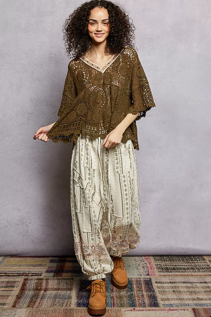 POL V-Neck Crochet Top with Scalloped Hem - Image 7