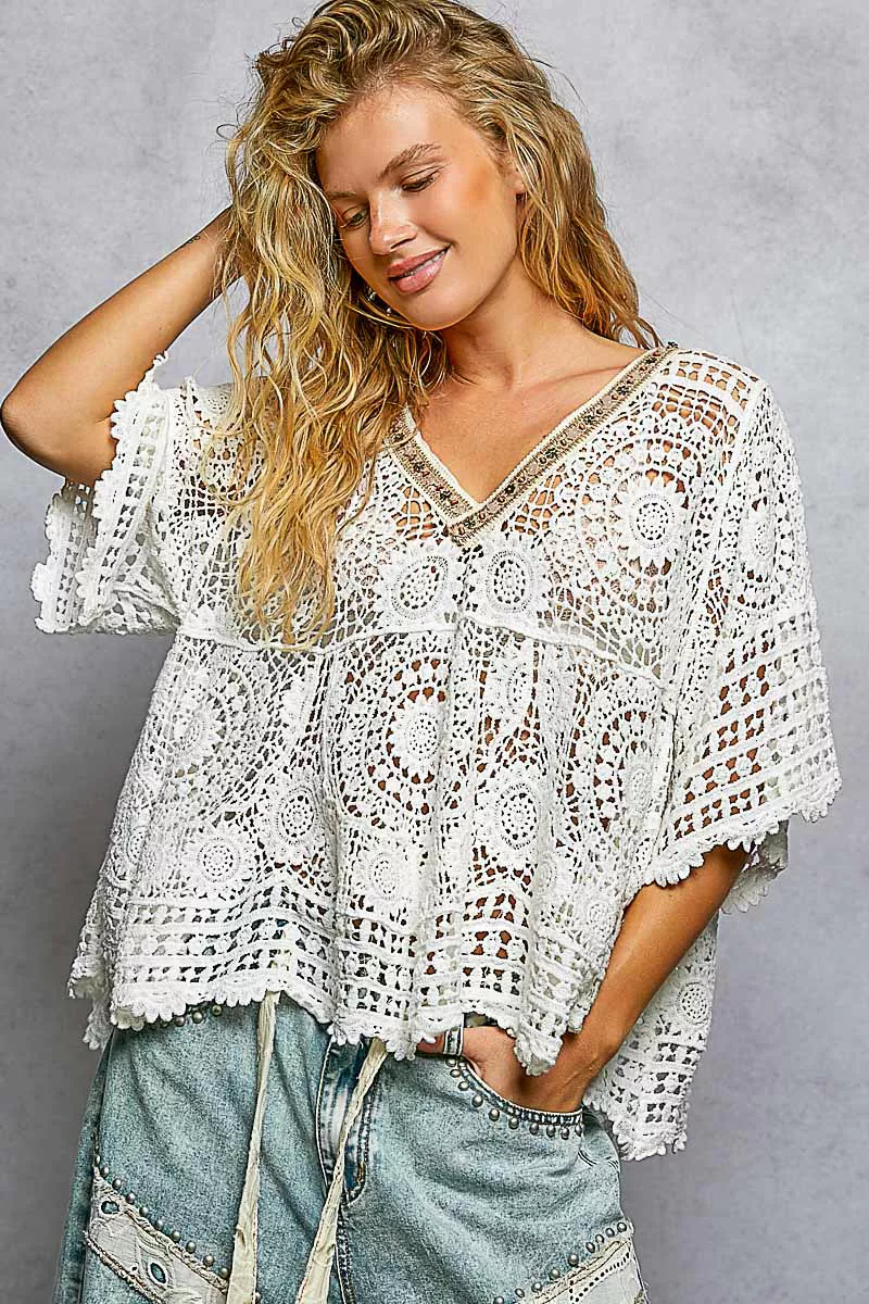 POL V-Neck Crochet Top with Scalloped Hem - Image 2